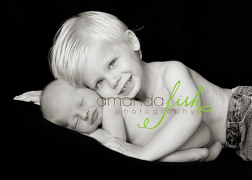 brotherly love. [omaha, ne newborn photographer]